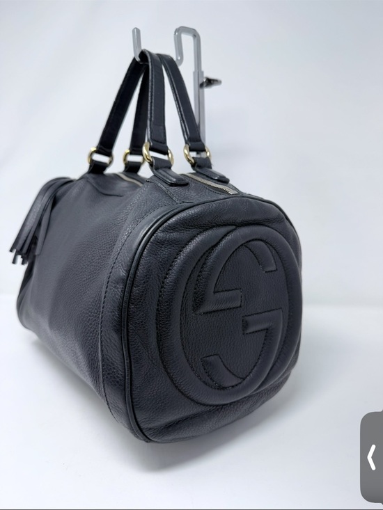 Gucci Handbags - Gucci Black Pebbled Leather Barrel Hobo Satchel